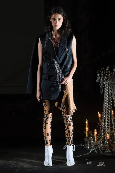 Look 30
